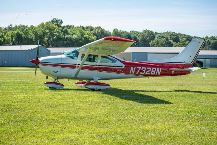 Cessna C-182